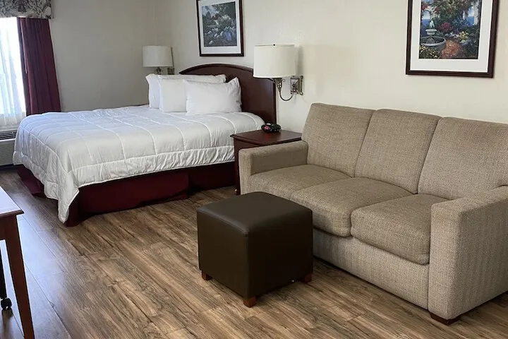 Room 5 of 32