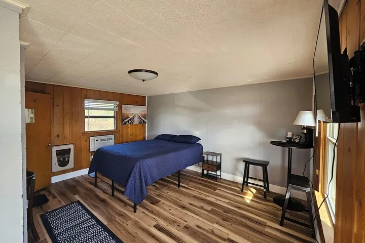 Room 4 of 12