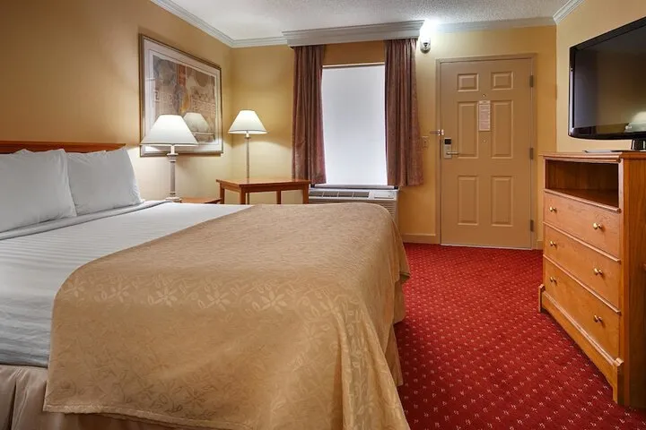 Room 4 of 19