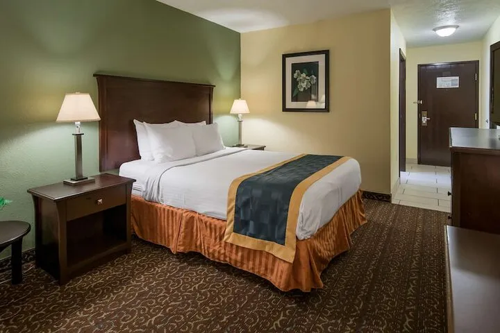 Room 5 of 24