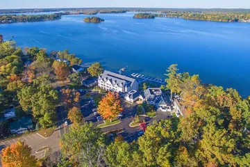 Bay Pointe Inn