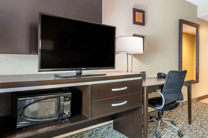 Room 5 of 23