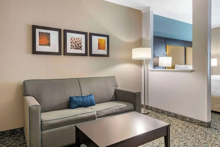 Room 4 of 23