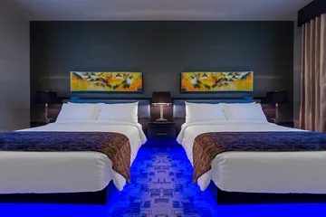Applause Hotel by CLIQUE