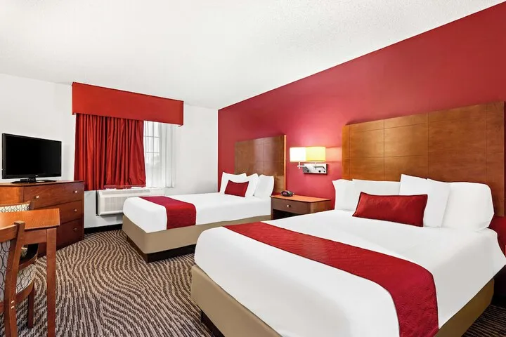 Room 4 of 28