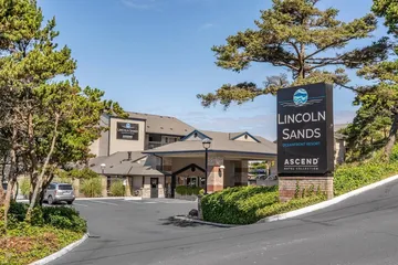 Lincoln Sands Oceanfront Resort an Ascend Collection Hotel