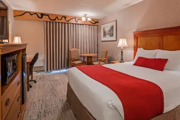 Best Western Plus Rivershore Hotel