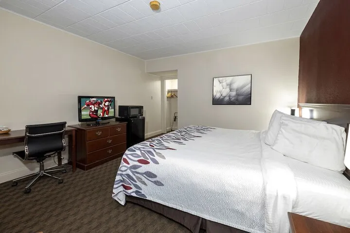 Room 4 of 50