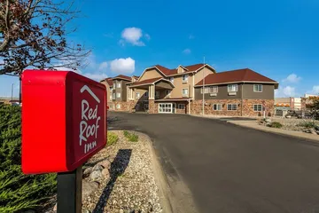 Red Roof Inn & Suites Omaha - Council Bluffs
