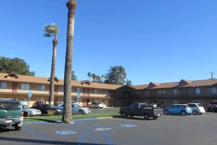 Hotel 4 of 5