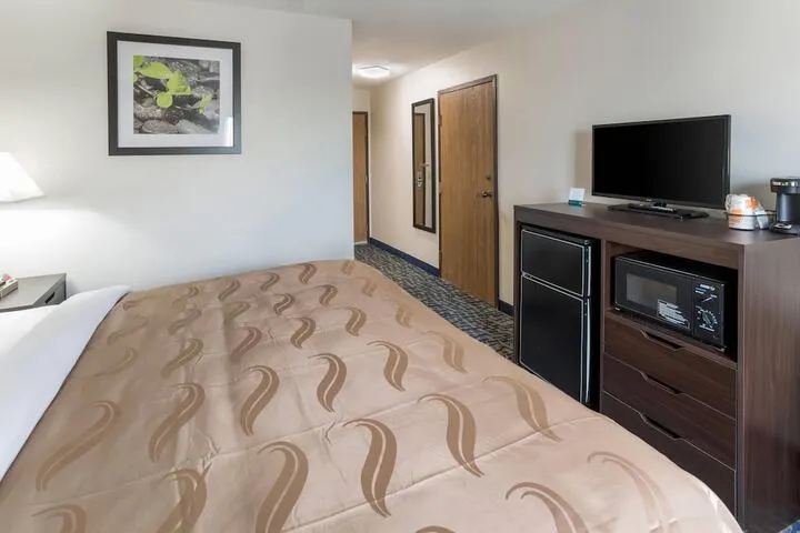 Room 5 of 38
