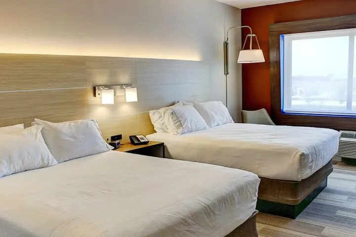 Room 5 of 37