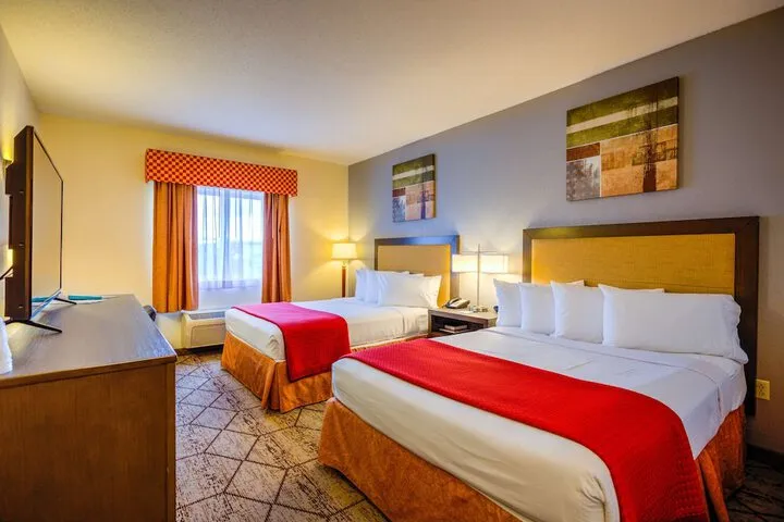 Room 4 of 25