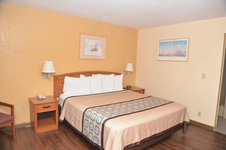 Room 4 of 21