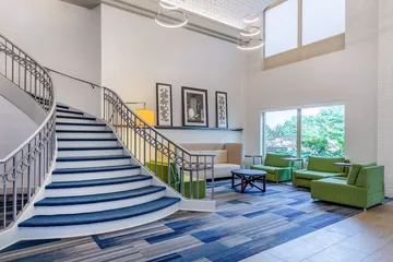Holiday Inn Express Hotel & Suites Chicago-Midway Airport by IHG
