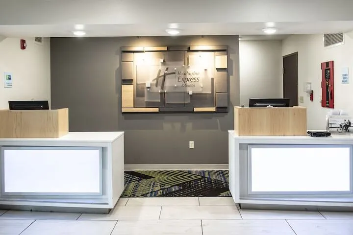 Check-in/check-out kiosk