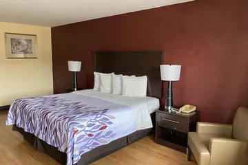 Red Roof Inn & Suites Cleveland TN