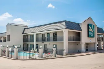Quality Inn US65 & E. Battlefield Rd. Springfield