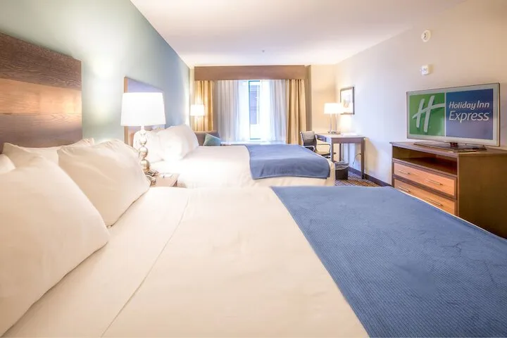 Room 3 of 37