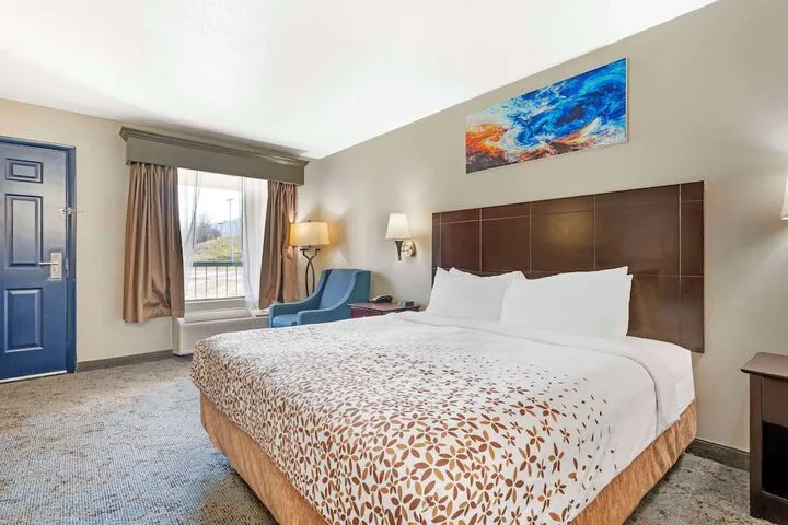 Room 4 of 35