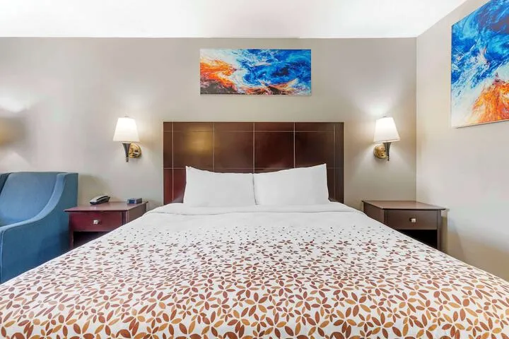 Room 5 of 35