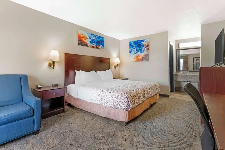 Room 3 of 35