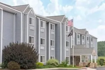 Microtel Inn & Suites by Wyndham Hazelton / Bruceton Mills