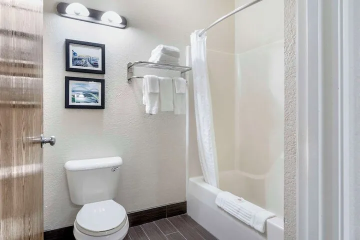Room 5 of 29