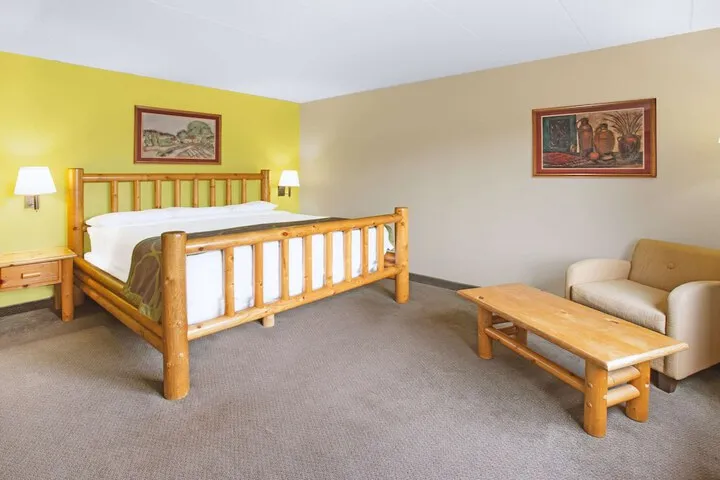 Room 4 of 14