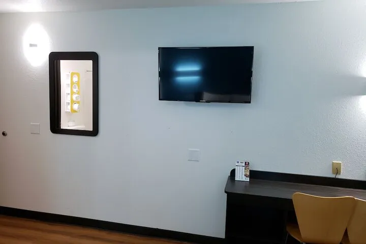 Room 5 of 20