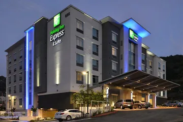 Holiday Inn Express & Suites San Diego - Mission Valley by IHG