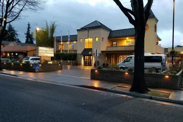 Hotel Strata