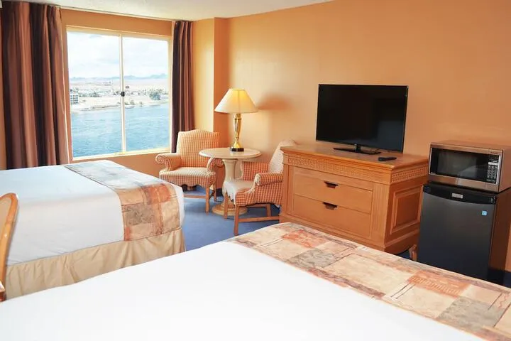 Room 4 of 32
