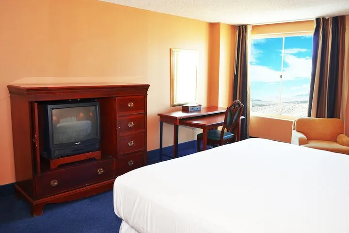 Room 3 of 32