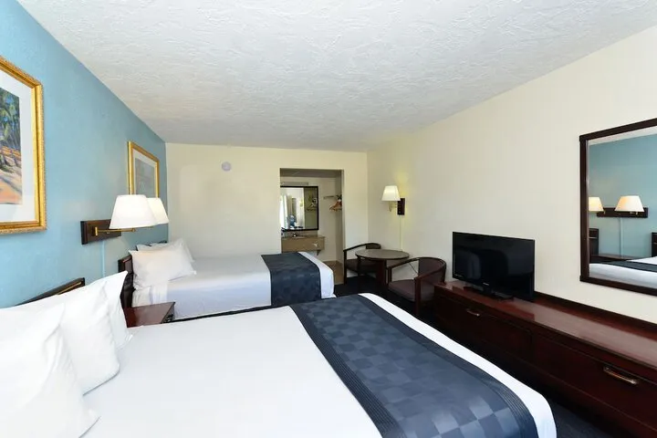 Room 5 of 28