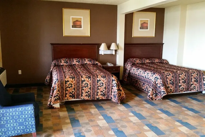 Room 3 of 34