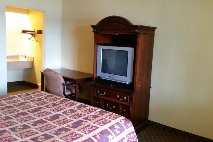 Room 5 of 34