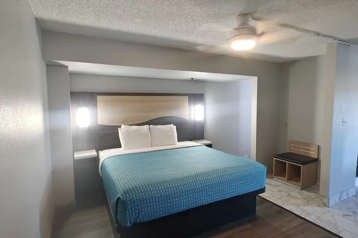 Room 5 of 50