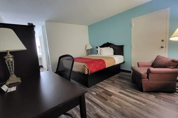Room 5 of 19