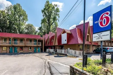 Motel 6 Gatlinburg TN - Smoky Mountains