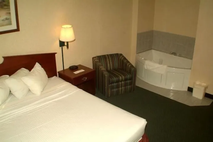 Room 4 of 20