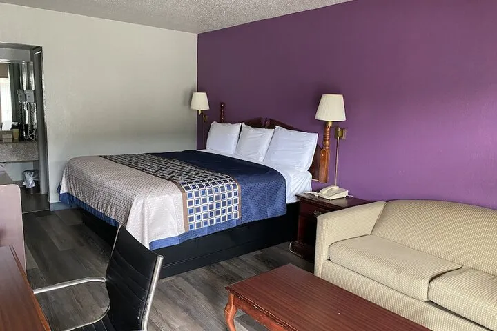 Room 5 of 15