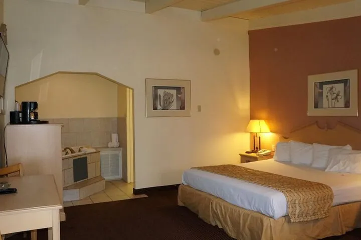 Room 5 of 15