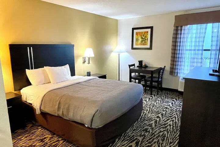Room 5 of 44