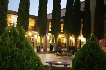 Mariposa Hotel