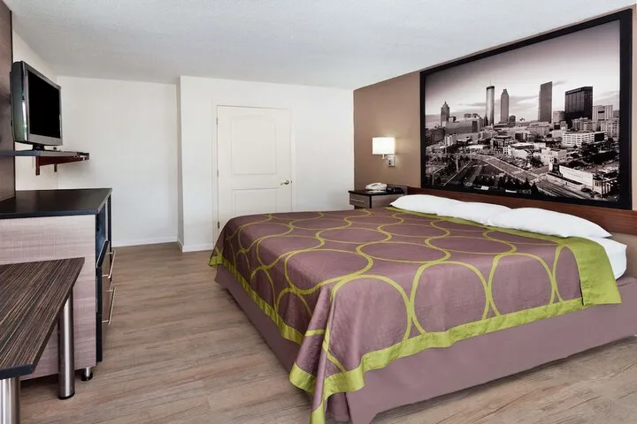 Room 4 of 15