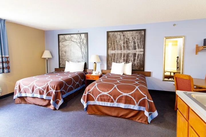 Room 4 of 36