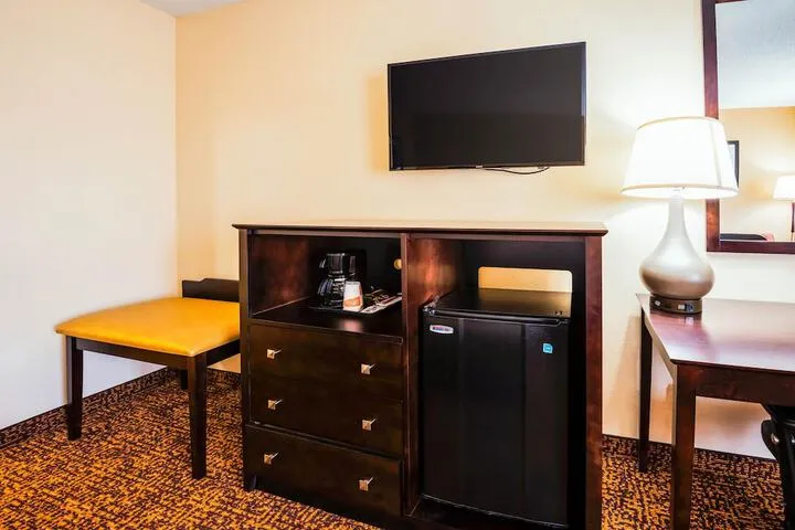 Room 5 of 19