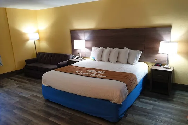 Room 3 of 37
