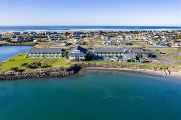 Waldport Bayfront Hotel and Restaurant